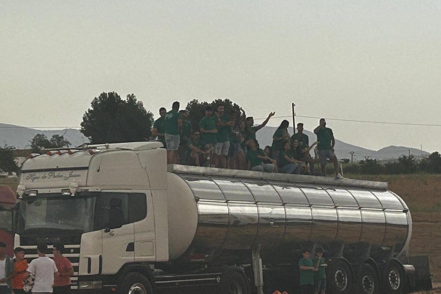Camión cisterna de agua de Cisfesa